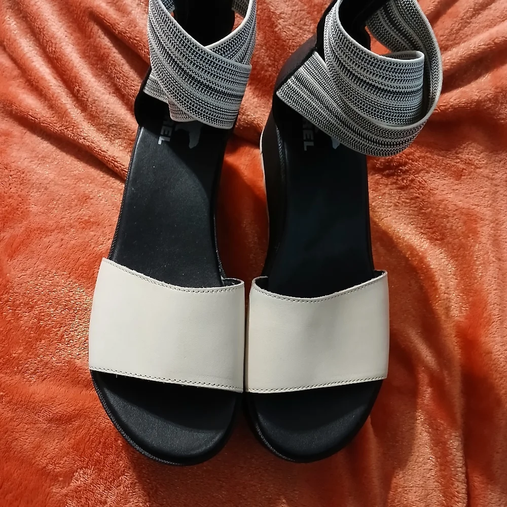 Sorel Black and White Women's Platform Sandals